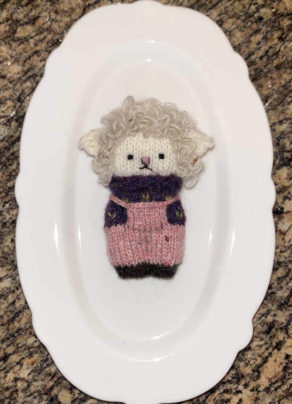 Cuddle-in-Pocket Lamb