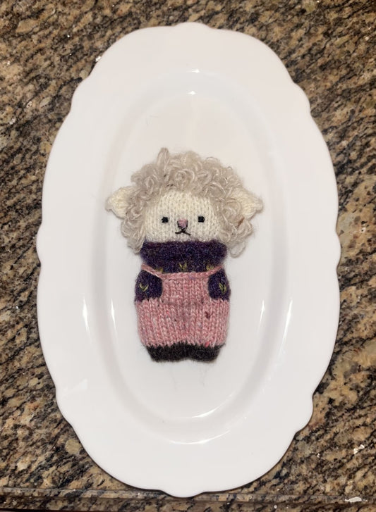 Cuddle-in-Pocket Lamb